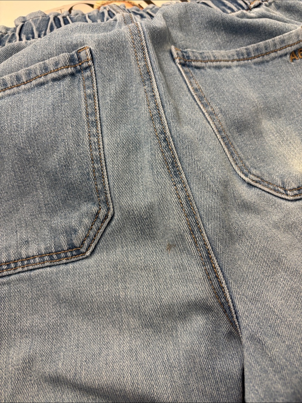 American Eagle Outfitters Light Blue Elastic Waist Jeans - Picture 6 of 9
